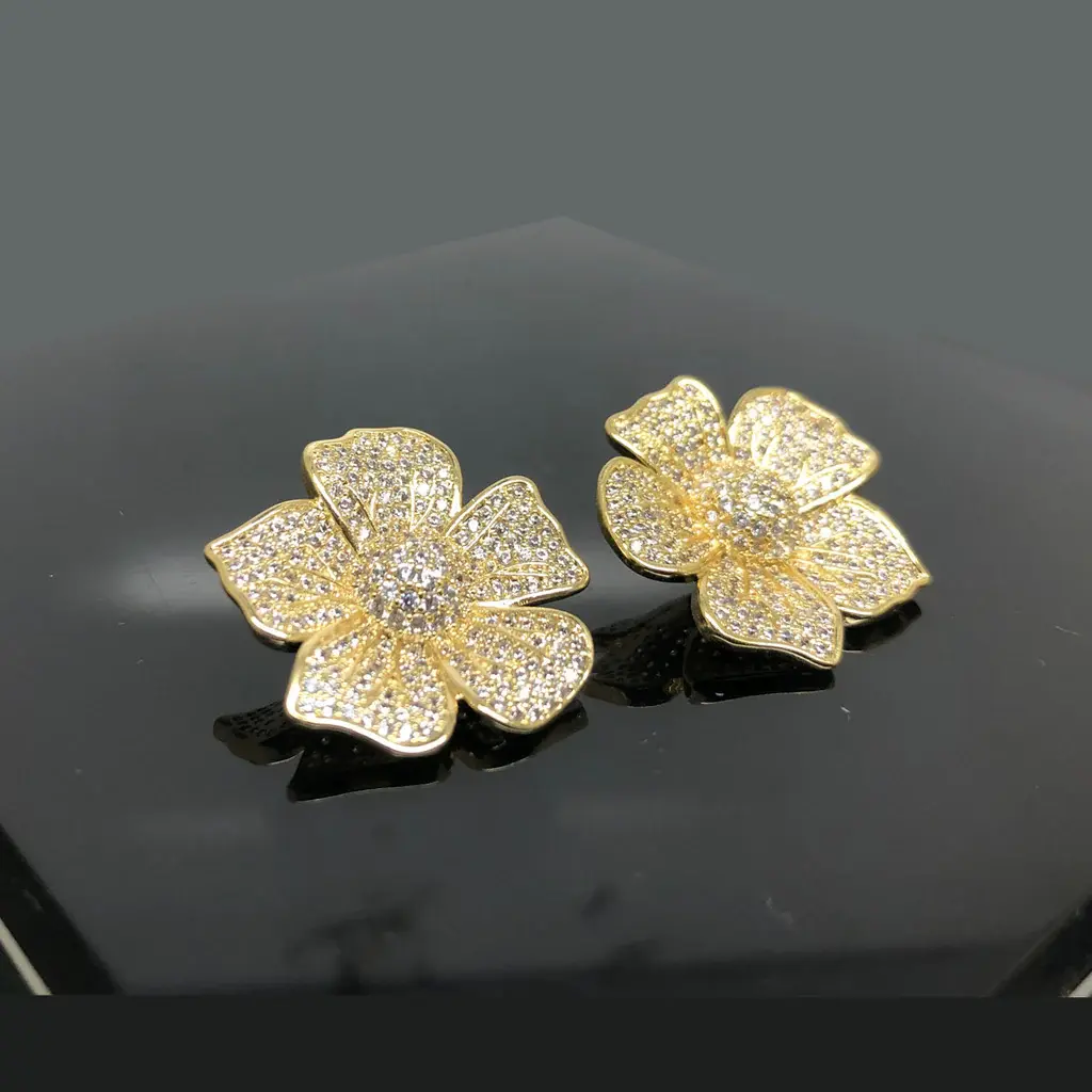 Classic Gold Stud Earrings 24K